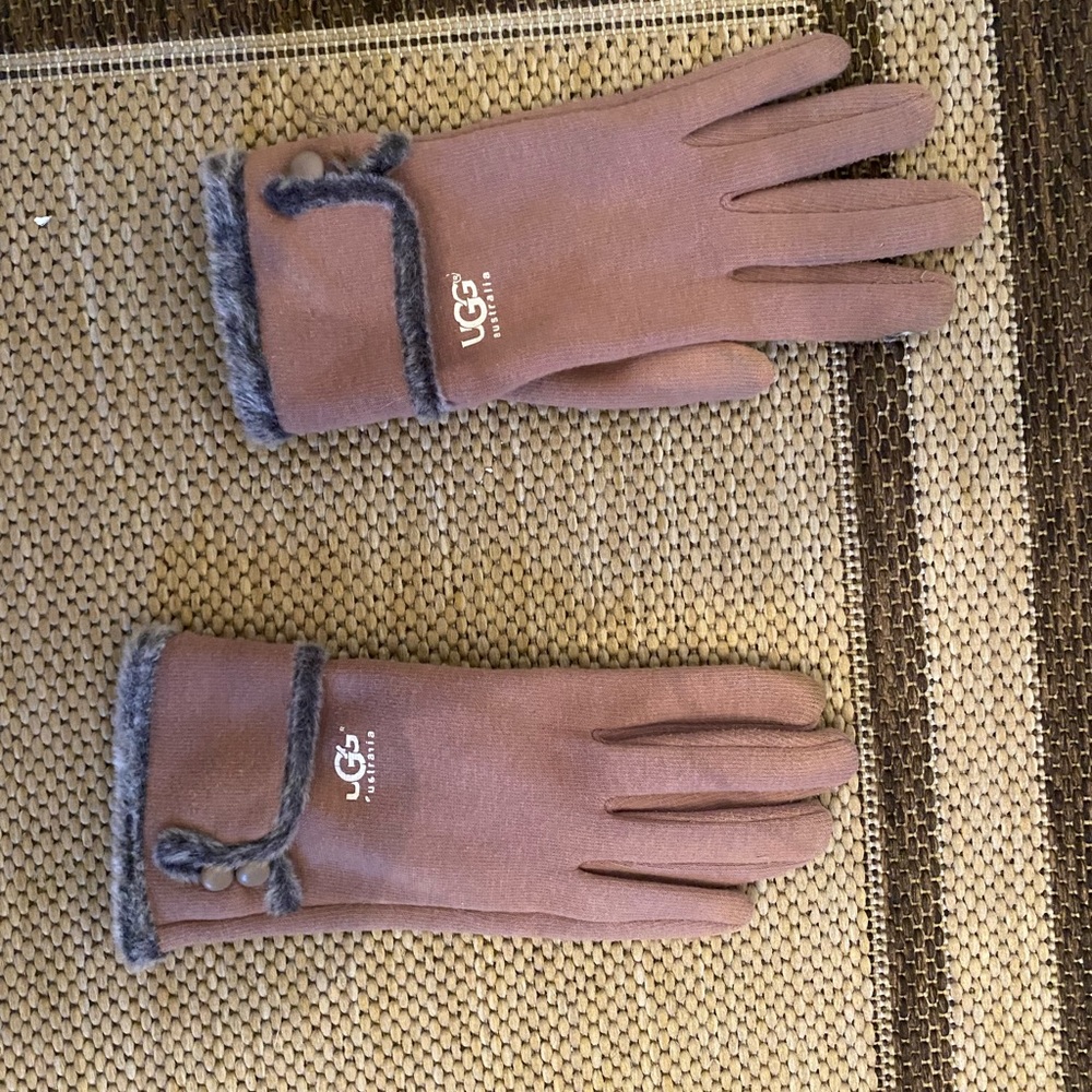 Ugg gloves